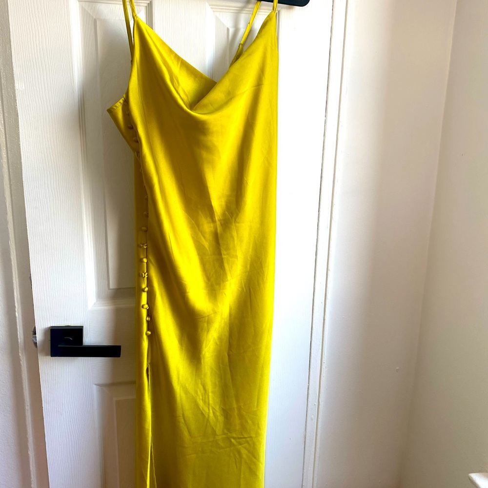 Brand new slip dress!! 💛